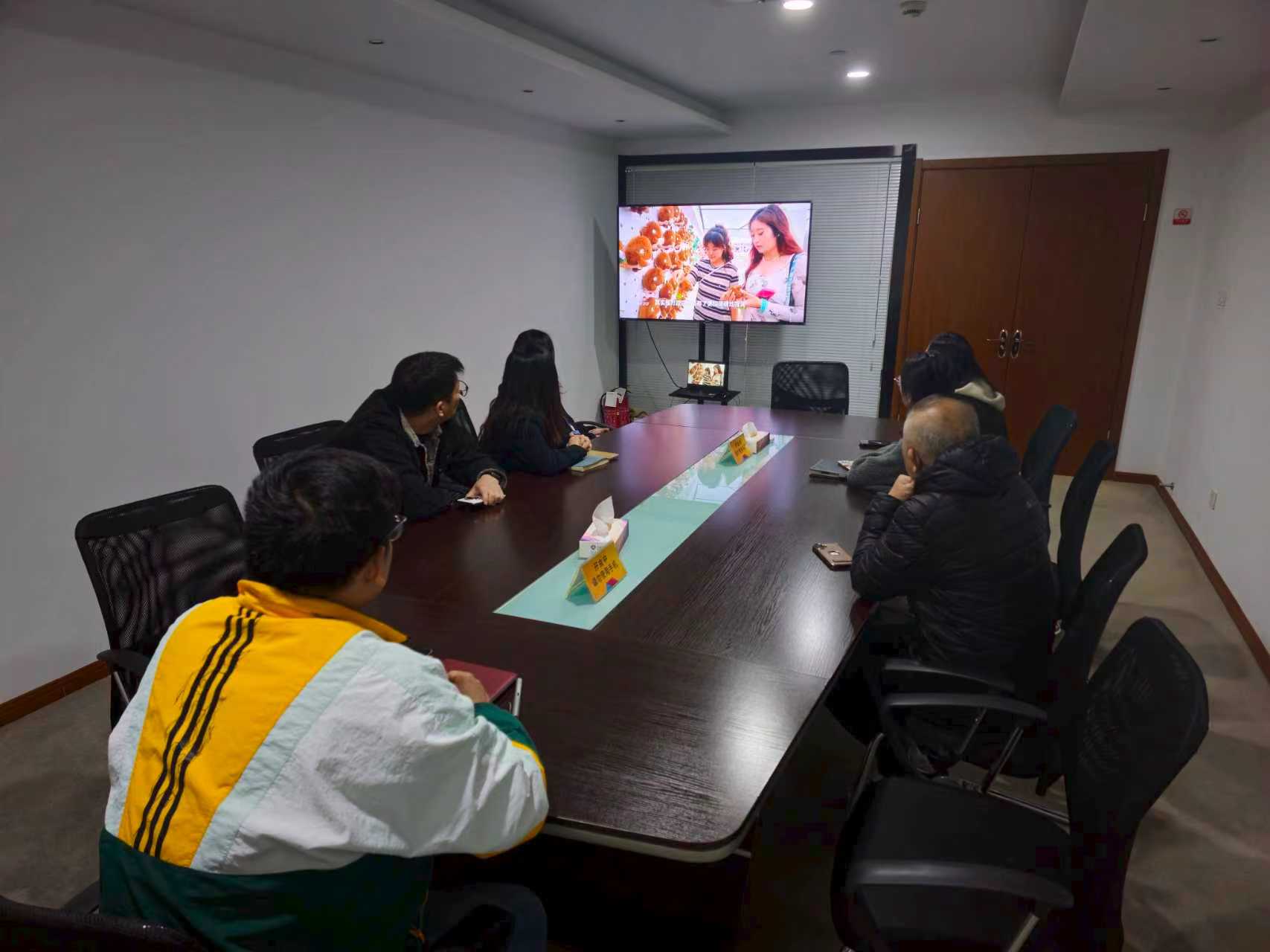 水晶城黨支部開(kāi)展12月黨員固定活動(dòng)