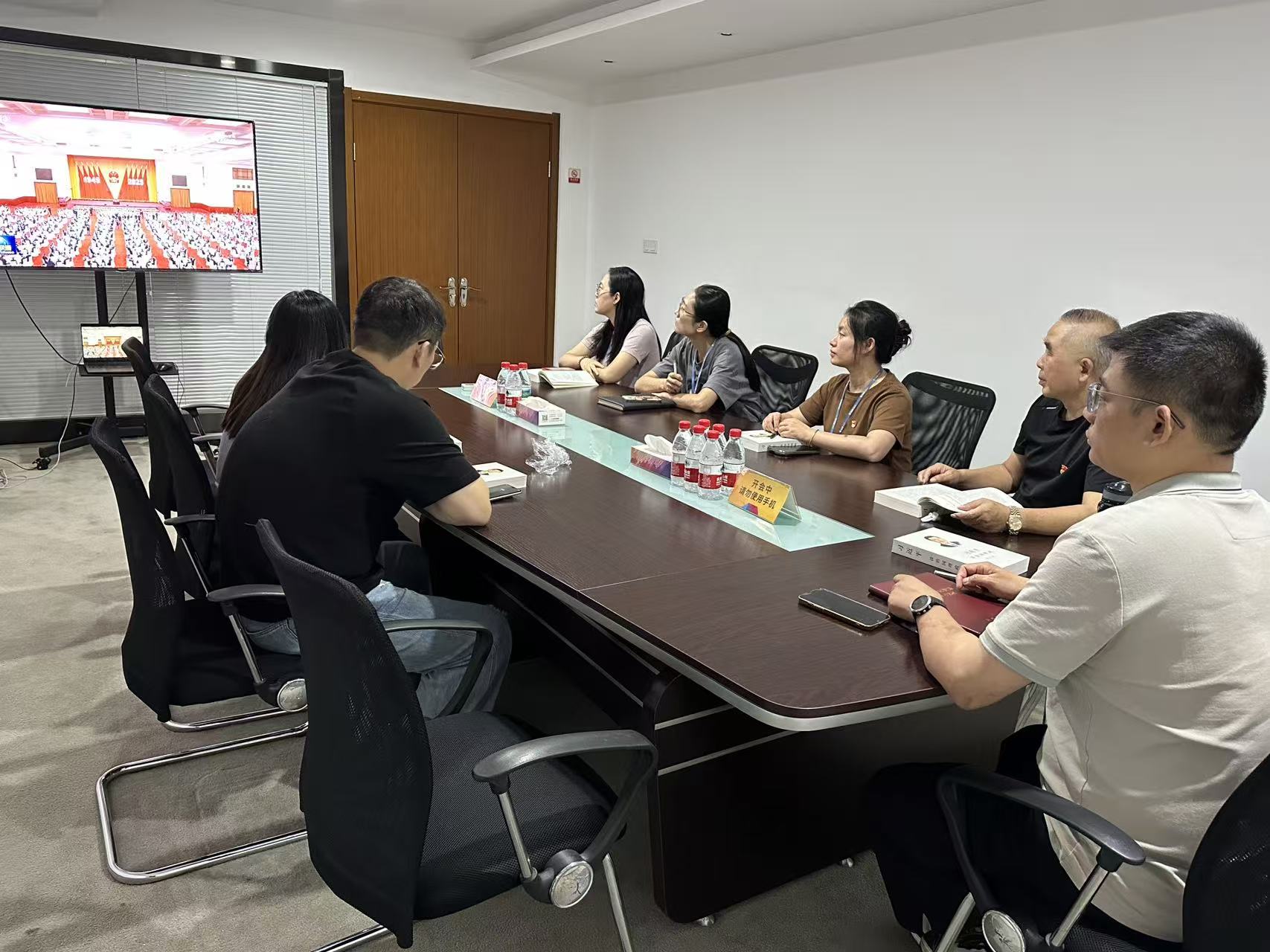 水晶城黨支部開(kāi)展10月黨員固定活動(dòng)