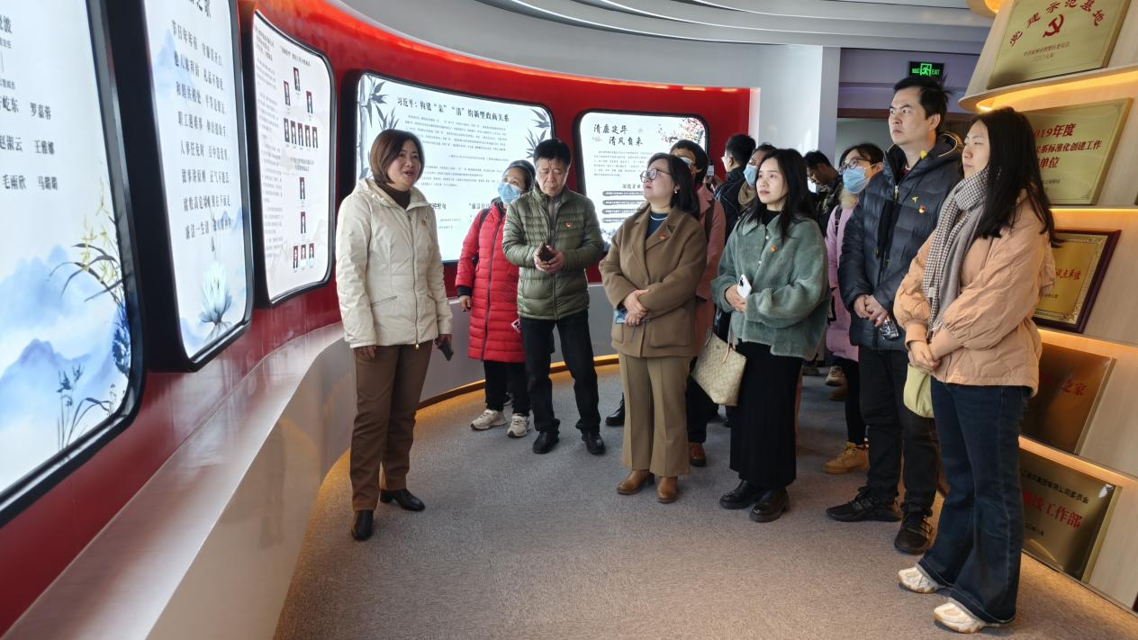 長(zhǎng)慶街道兩新黨員赴集團(tuán)進(jìn)行黨建交流