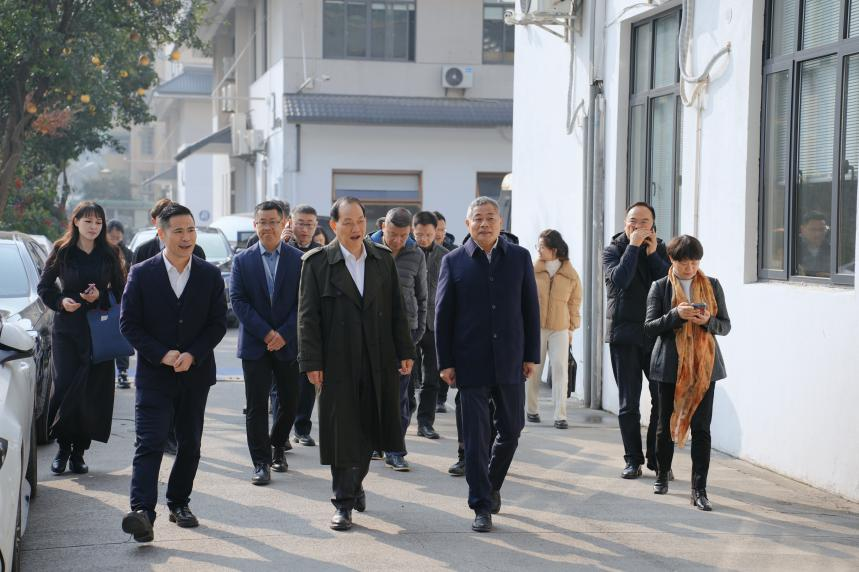 市政協(xié)黨組副書記、副主席許明一行赴律威調(diào)解中心調(diào)研