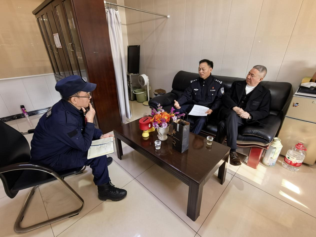 錢江商城統(tǒng)籌推進(jìn)2026年警務(wù)安保工作 多方聯(lián)動筑牢堅實安全防線。