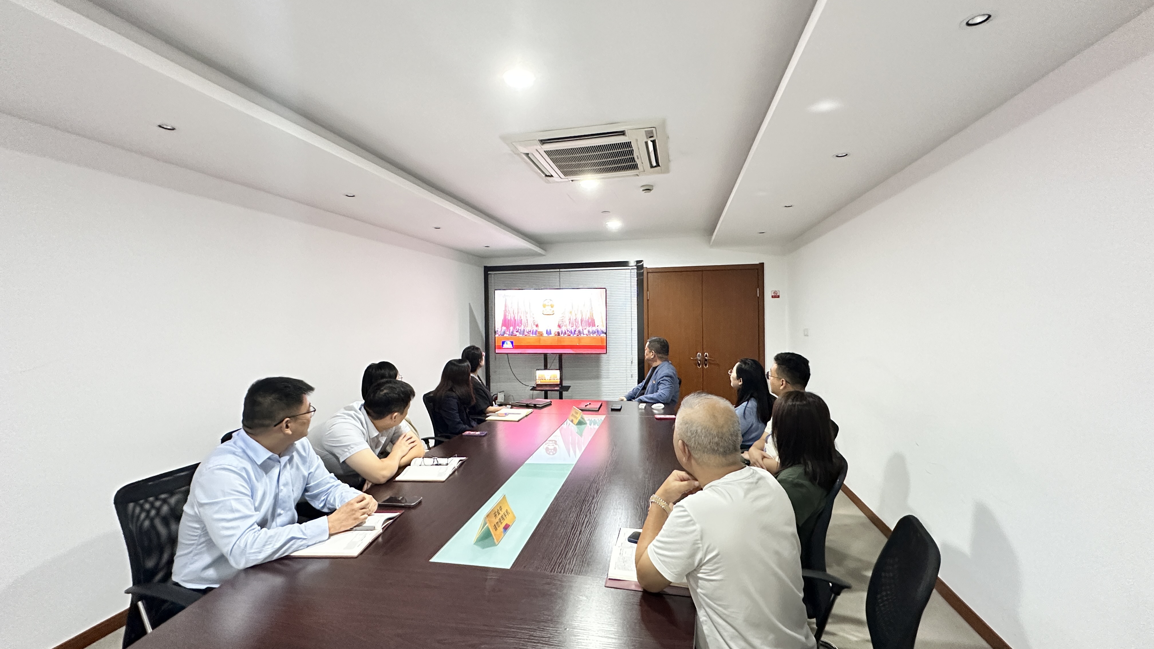 水晶城黨支部開展10月黨員固定活動(dòng)